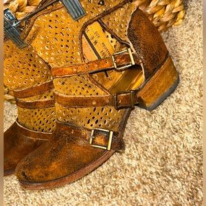 Indie Spirit by Corral Coahoma Ankle Boot